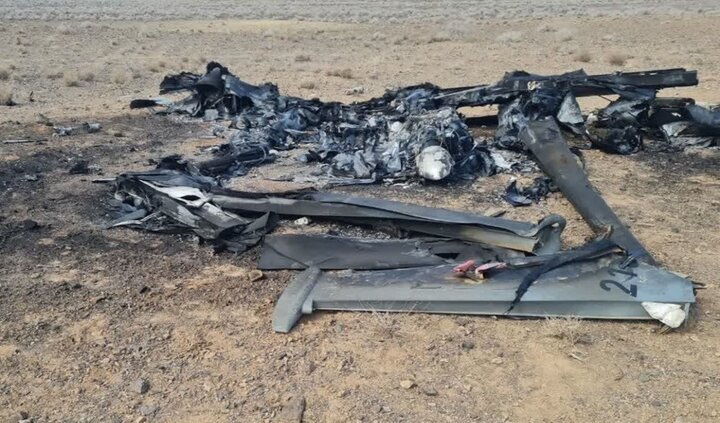 انهدام پهپاد متجاوز «لوکاس» توسط پدافند هوایی ارتش در بندرعباس - هشت صبح