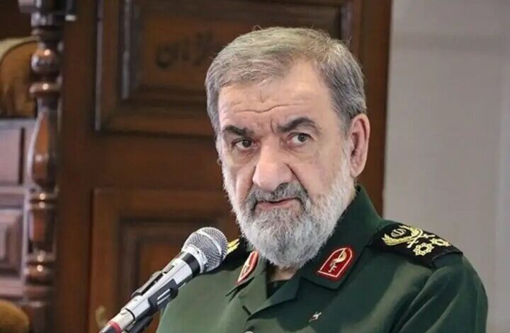 سرلشکر رضایی: بدرقه باشکوه رهبر شهید ناامیدی را به آمریکا تحمیل میکند - هشت صبح