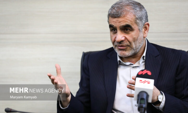 نیکزاد: رهبر شهید در سخنرانی‌های خود توطئه دشمنان را نقش برآب می‌کردند - هشت صبح
