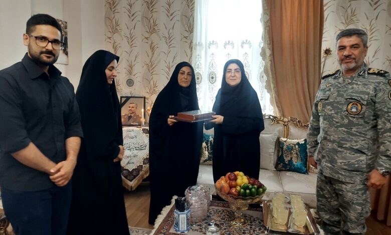 دیدار سخنگوی دولت با خانواده شهید سرلشکر جلالی‌نسب - هشت صبح