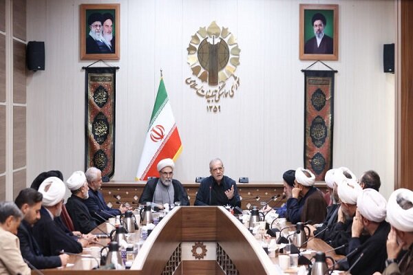 پزشکیان: اگر رهبری دستور میدادند مذاکره نشود قطعاً اطاعت میکردیم - هشت صبح