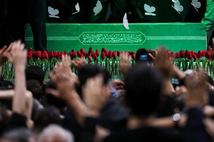 مراسم وداع با پیکر رهبر شهید انقلاب در محل شهادت +فیلم - هشت صبح