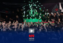نخستین تصاویر از پیکر رهبر شهید انقلاب در مراسم وداع خانواده شهدا - هشت صبح