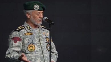 دریادار سیاری: تسلیم شدن در قاموس ملت ایران جایگاهی ندارد - هشت صبح