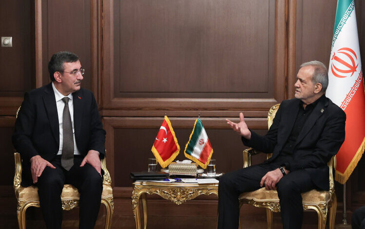 پزشکیان: از همکاریها و حمایتهای ترکیه در دوران جنگ قدردانی میکنیم - هشت صبح