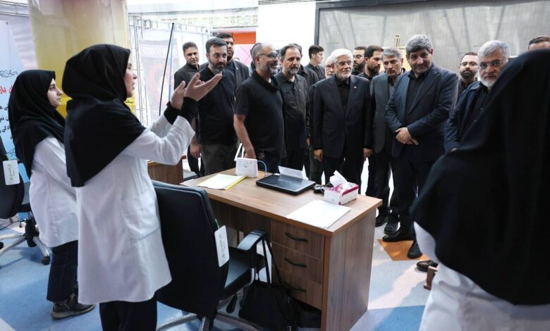 بازدید عارف از مراکز اسکان و درمان زائران مراسم تشییع رهبر شهید - هشت صبح
