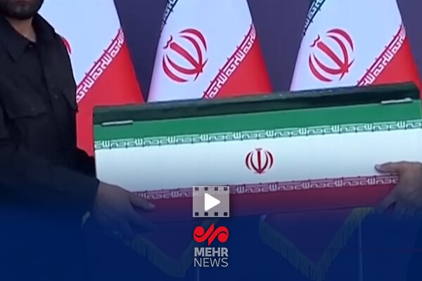 اقامه نماز بر پیکر شهید زهرا محمدی گلپایگانی نوه خردسال رهبر شهید