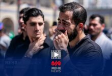 تصاویر پربازدید از بی‌تابی زائران برای امام شهید در مصلای امام خمینی - هشت صبح
