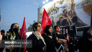 میدان انقلاب تهران پیش از آغاز مراسم تشییع «آقای شهید ایران» - هشت صبح