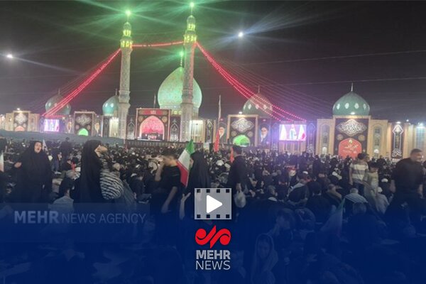 لحظات ملکوتی اذان صبح مسجد جمکران،پیش از اقامه نماز بر پیکر رهبر شهید - هشت صبح