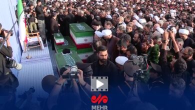 گزارش مهر از لحظات اقامه نماز بر پیکر آقای شهید ایران در مسجد جمکران - هشت صبح