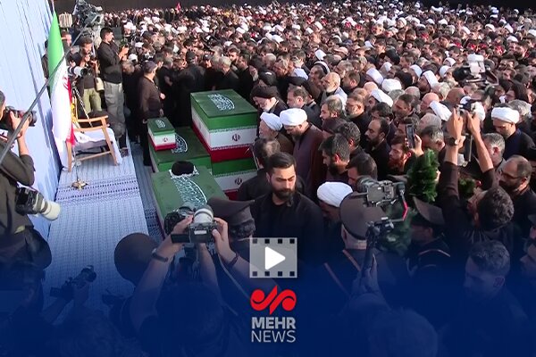 گزارش مهر از لحظات اقامه نماز بر پیکر آقای شهید ایران در مسجد جمکران - هشت صبح