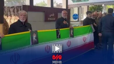 استقبال از مردم در راه آهن مشهد برای مراسم تشییع پیکر رهبر شهید - هشت صبح