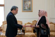 تسلیم رونوشت استوارنامه سفیر جدید سریلانکا به عراقچی - هشت صبح