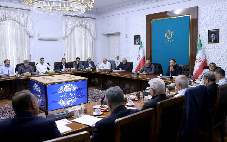 تصویب ۷ تصمیم عملیاتی برای تأمین برق صنایع و پایداری تولید - هشت صبح