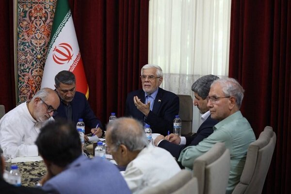 عارف: همه ارکان دولت باید گوش شنوای دیدگاه‌ دانشگاهیان باشد - هشت صبح