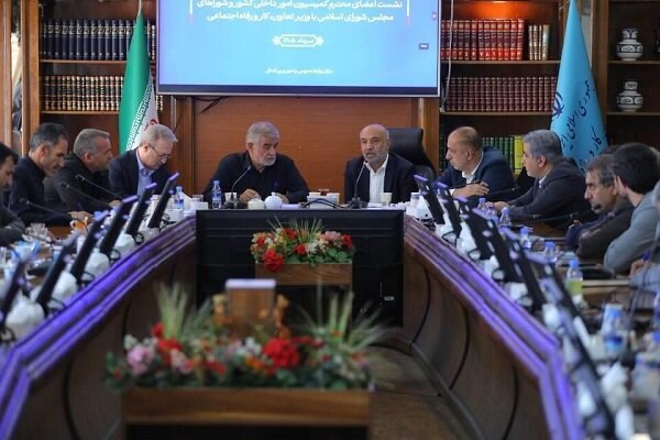 میدری: حمایت از معیشت مردم با همکاری دولت و مجلس دنبال می‌شود - هشت صبح