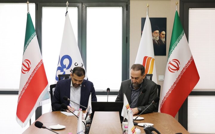 امضای قرارداد پروژه ساخت محل و جاده دسترسی به چاه‌های میدان نفتی آذر
