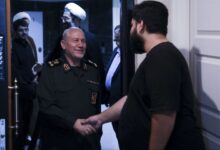 دیدار سردار رحیم‌صفوی با خانواده سرلشکر شهید حاجی‌زاده