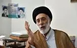 بوسه هادی خامنه‌ای، برادر رهبر شهید بر تابوت ایشان