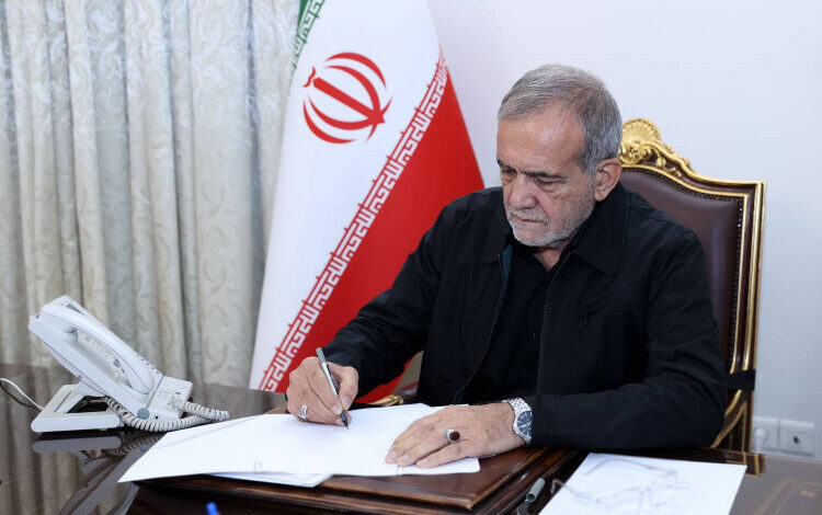 پزشکیان قهرمانی تیم ملی والیبال نوجوانان در مسابقات جهانی را تبریک گفت - هشت صبح