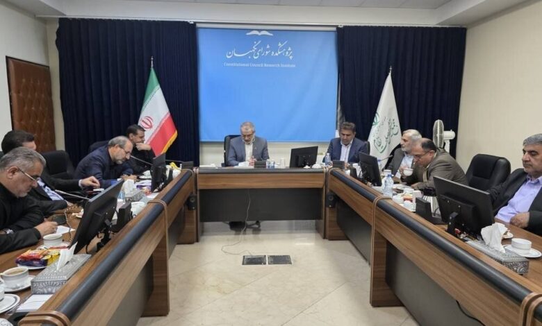 جلسه مشترک مجلس و مجمع برای تعیین تکلیف نیروهای شرکتی - هشت صبح