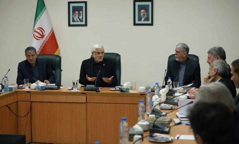 عارف: حل مسائل فرهنگی با بخشنامه پیش نمی‌رود - هشت صبح