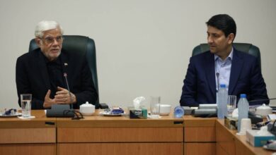 عارف: موانع مقرراتی اقتصاد دیجیتال باید برطرف شود - هشت صبح