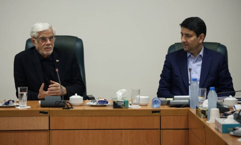 عارف: موانع مقرراتی اقتصاد دیجیتال باید برطرف شود - هشت صبح