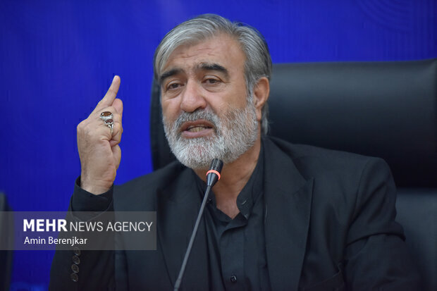عزیزی: ملت ایران هرگز خیانت‌های همیشگی فرانسه را فراموش نمی‌کند - هشت صبح