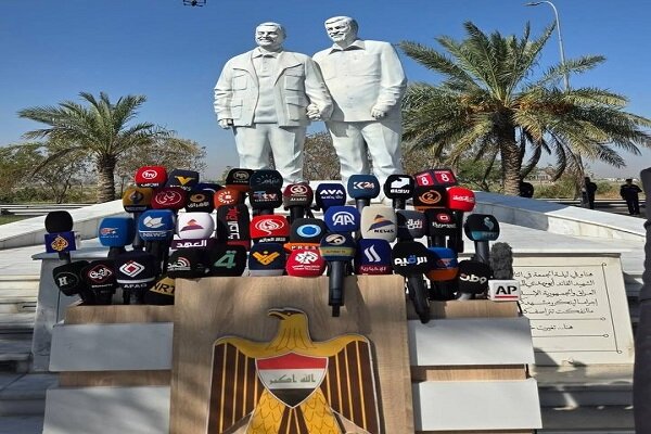 ادای احترام قالیباف به «شهید سلیمانی» و «شهید ابومهدی المهندس» - هشت صبح