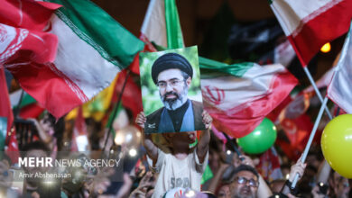 جشن «عید بیعت» در میدان انقلاب - هشت صبح