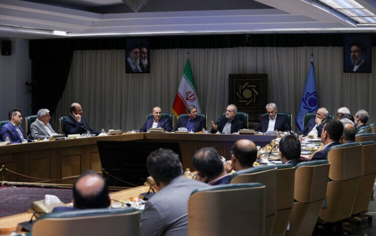 استفاده از ظرفیت نخبگان برای خنثیسازی تحریمها/ مهار تورم در اولویت - هشت صبح