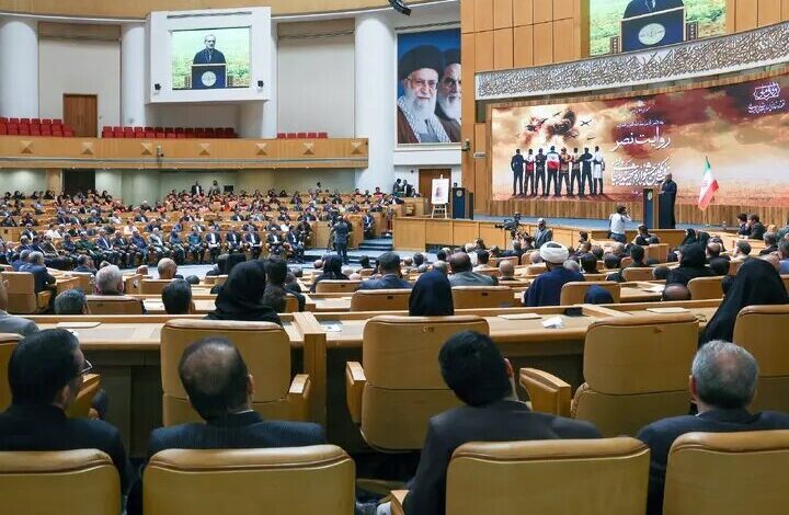 قدردانی از استانداران بوشهر، هرمزگان و کرمان در جشنواره شهید رجایی - هشت صبح