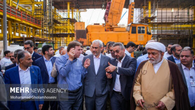سفر وزیر امور اقتصادی و دارایی به استان بوشهر - هشت صبح