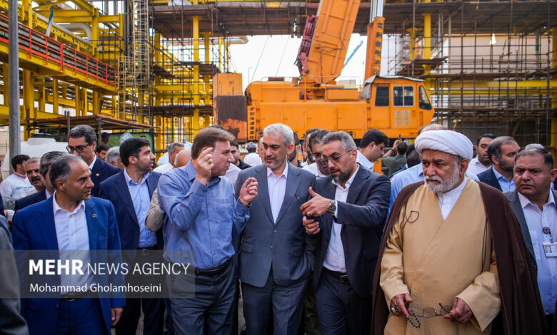 سفر وزیر امور اقتصادی و دارایی به استان بوشهر - هشت صبح