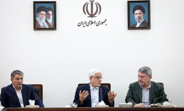 عارف: شهادت می‌دهم رئیس‌جمهور به اصل ولایت فقیه اعتقاد کامل دارد - هشت صبح