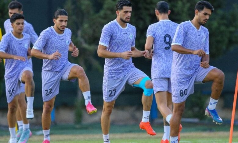 بازیکنان استقلال پس از دیدار با السد راهی ژاپن می‌شوند