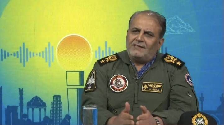 معاون هماهنگ کننده نیروی هوایی ارتش: در جنگ ۴۰ روزه، طراحی ماموریت ویژه جنگنده‌های سوخو-۲۴ برای هدف‌گیری مرکز فرماندهی سنتکام در پایگاه الحدید قطر، با وجود رینگ پدافندی پاتریوت و گشت‌های ۲۴ ساعته، انجام شد/ خلبانان ما آنچه «ناممکن» پنداشته می‌شد را «ممکن» کردند/ به دلیل وجود مرز آبی میان ایران و الحدید، پرواز‌ها باید در ارتفاع پست انجام می‌شدند که چالش‌های عملیاتی را دو چندان می‌کرد