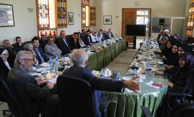 مدیران و کارشناسان مرکز دیپلماسی عمومی و رسانه‌ای وزارت امور خارجه از بنیاد ایران‌شناسی بازدید کردند