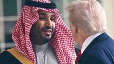 ترامپ تصمیم گرفته فعلاً در حملات عربستان علیه انصارالله یمن مشارکت نکند، زیرا این اقدام میتواند جبهه دیگری را در جنگ ایران باز کند/ بیشتر اعضای حلقه نزدیک ترامپ، آشکارا با ورود آمریکا به جنگ با انصارالله مخالف هستند/ با این حال ترامپ برای جنگ علیه ایران به ریاض نیاز دارد؛ مقامهای سعودی نیز نشان دادهاند که در صورت عدم همکاری واشنگتن، از اهرمهای فشار استفاده میکنند