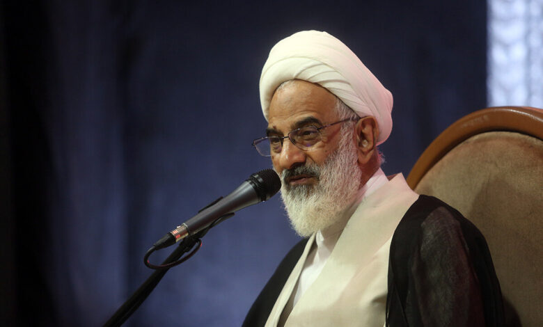 حاجی‌صادقی: شهدا برای جامعه حیات می‌آفرینند - هشت صبح