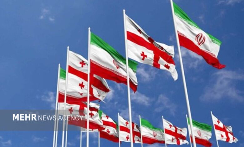 مرز گرجستان بسته نیست؛ کامیون‌های ایرانی در حال تردد هستند - هشت صبح