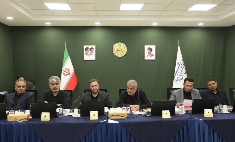 موافقت مجلس با استفساریه‌ای درباره قیمت عرضه قیر رایگان - هشت صبح