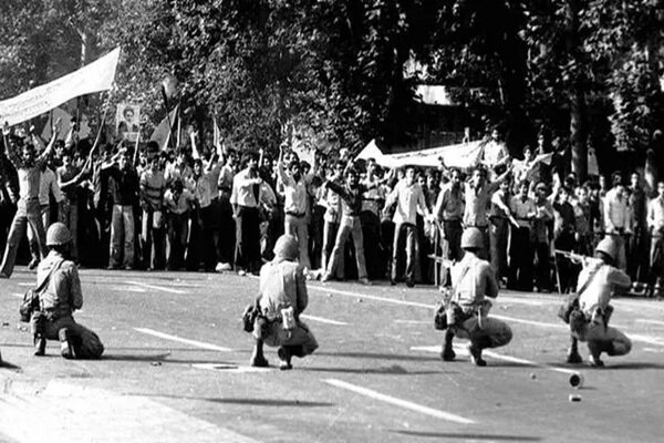 وقتی مسجدها به شبکه اجتماعی انقلاب تبدیل شدند - هشت صبح