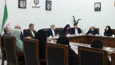 عارف: زنان در جنگ اقتصادی میدان‌داری کنند - هشت صبح