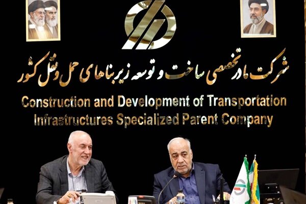 بازوند: منابع کشور باید به سمت کریدورهای اولویت‌دار هدایت شود - هشت صبح
