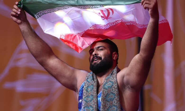 بازی‌های جهانی عشایری/ مصطفی طغانی قهرمان کشتی پهلوانی شد