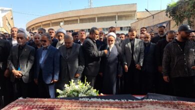 برگزاری مراسم تشییع پیکر ناطق نوری با حضور مسئولان و مردم