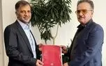 کاش یکی به این آقا بگوید این قدر حرف نزنید!